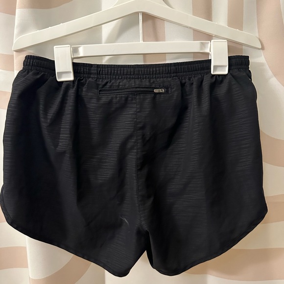 Nike dri-fit shorts-size L - Picture 2 of 2